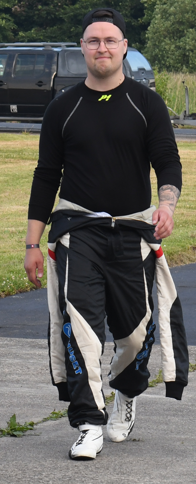 En morgenduelig Casper Venning på vej til dagens første start i Himmerland Rally.
(Foto: MD/Specialpress@gmail.com)
